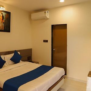 Deluxe Double Room Shower